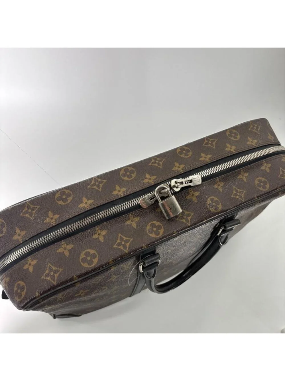 Louis Vuitton Monogram Macassar Porte Documents Voyage GM